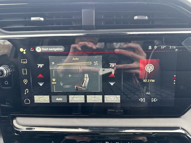 GMC Sierra 1500 Vehicle Full-screen Gallery Image 19