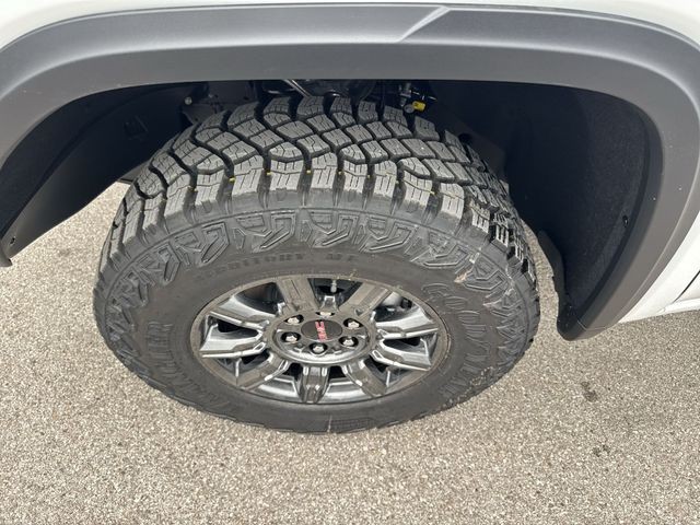 GMC Sierra 1500 Vehicle Full-screen Gallery Image 10