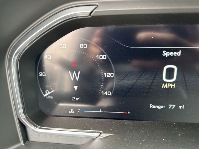 GMC Sierra 1500 Vehicle Full-screen Gallery Image 15