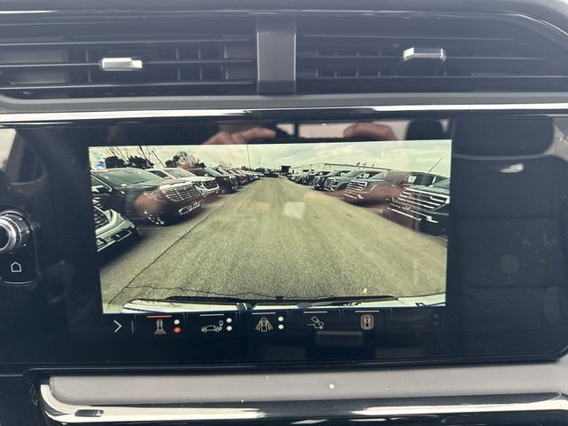 GMC Sierra 1500 Vehicle Full-screen Gallery Image 17