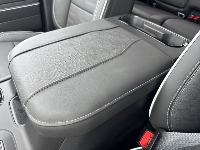 GMC Sierra 1500 Vehicle Full-screen Gallery Image 21