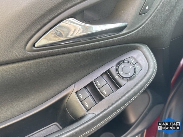 Buick Encore GX Vehicle Full-screen Gallery Image 11