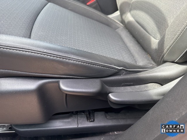 Buick Encore GX Vehicle Full-screen Gallery Image 14