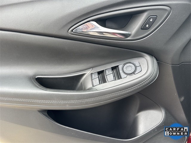 Buick Encore GX Vehicle Full-screen Gallery Image 22