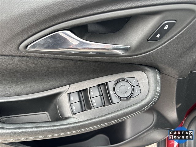 Buick Encore GX Vehicle Full-screen Gallery Image 23