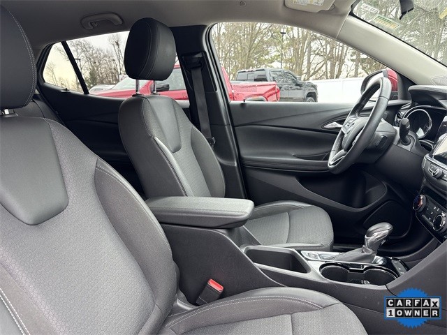 Buick Encore GX Vehicle Full-screen Gallery Image 27