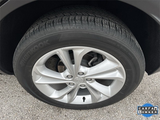 Buick Encore GX Vehicle Full-screen Gallery Image 32