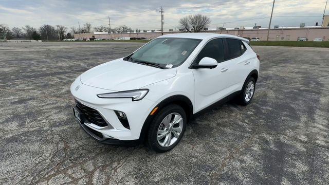 Buick Encore GX Vehicle Full-screen Gallery Image 04