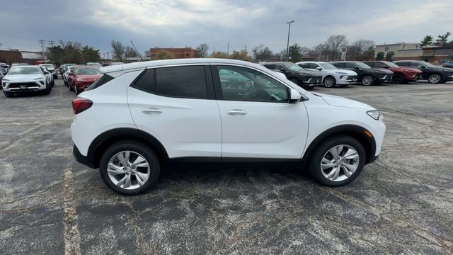 Buick Encore GX Vehicle Full-screen Gallery Image 09