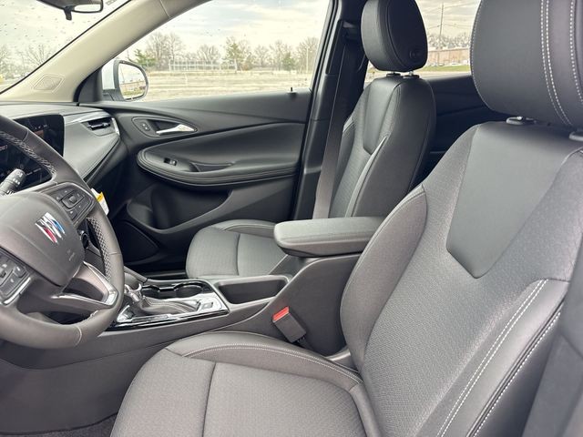 Buick Encore GX Vehicle Full-screen Gallery Image 11