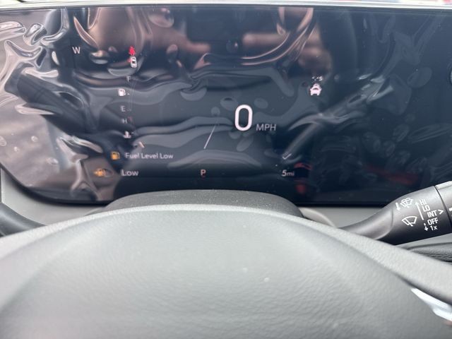 Buick Encore GX Vehicle Full-screen Gallery Image 15