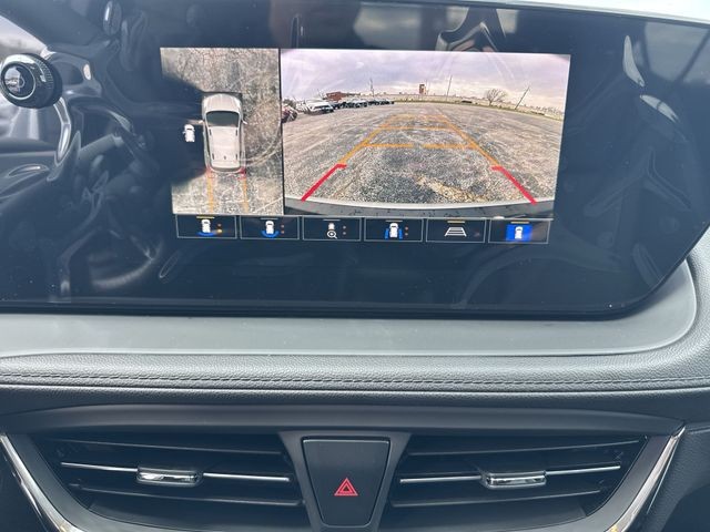 Buick Encore GX Vehicle Full-screen Gallery Image 17