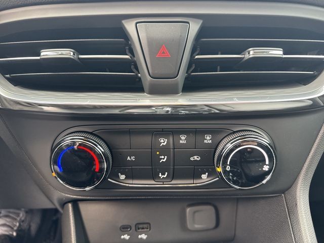 Buick Encore GX Vehicle Full-screen Gallery Image 18