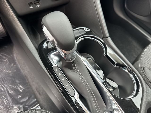 Buick Encore GX Vehicle Full-screen Gallery Image 19