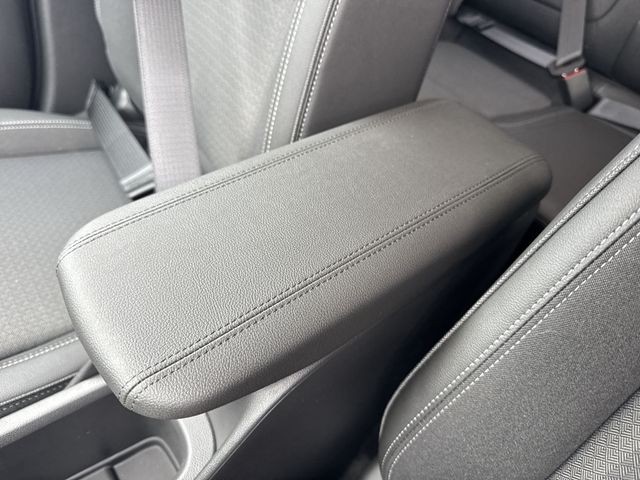 Buick Encore GX Vehicle Full-screen Gallery Image 20