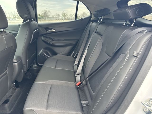 Buick Encore GX Vehicle Full-screen Gallery Image 21