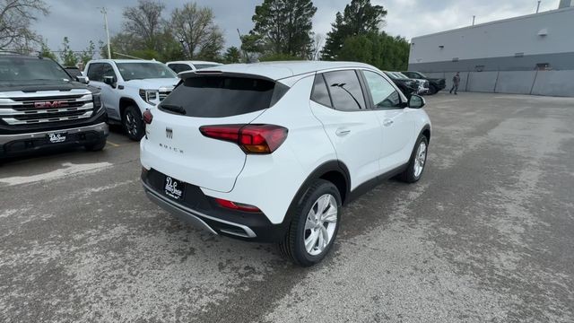 Buick Encore GX Vehicle Full-screen Gallery Image 08