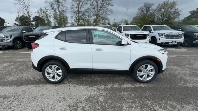 Buick Encore GX Vehicle Full-screen Gallery Image 09