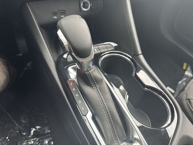 Buick Encore GX Vehicle Full-screen Gallery Image 19