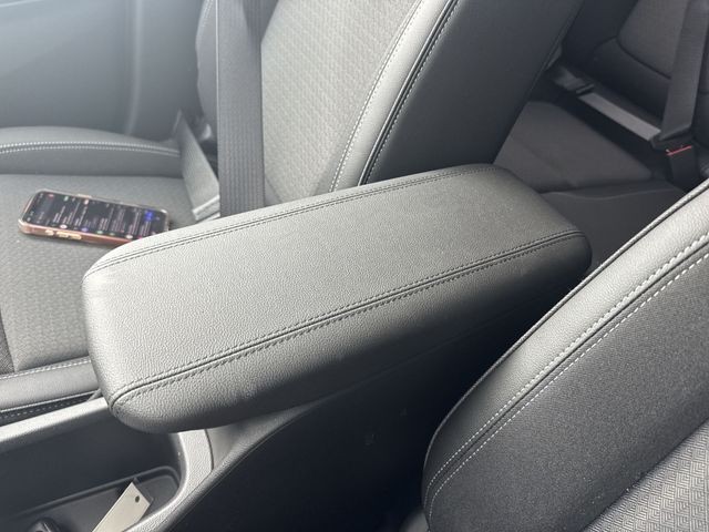 Buick Encore GX Vehicle Full-screen Gallery Image 20