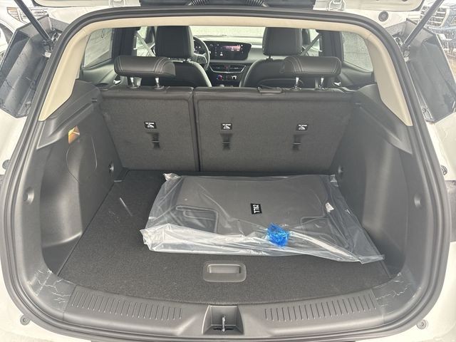 Buick Encore GX Vehicle Full-screen Gallery Image 22