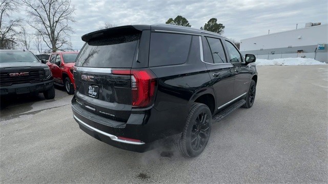 GMC Yukon Vehicle Full-screen Gallery Image 08