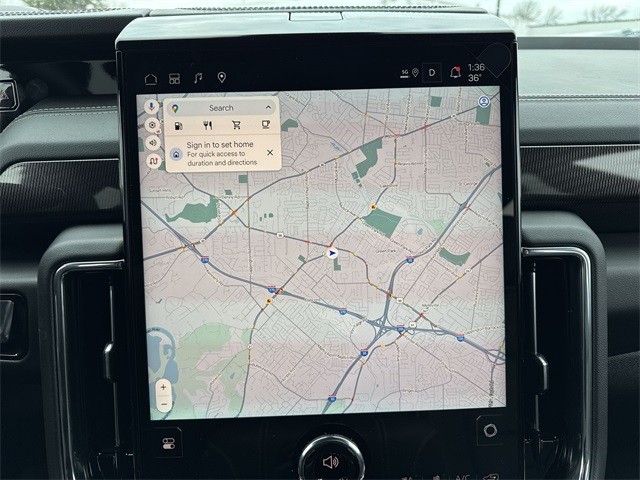 GMC Yukon Vehicle Full-screen Gallery Image 18