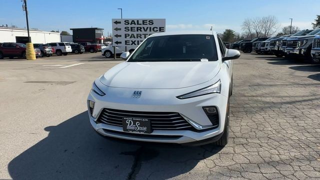 Buick Envista Vehicle Full-screen Gallery Image 03