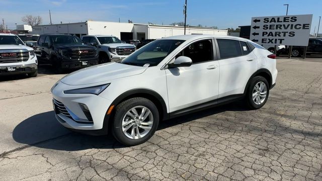 Buick Envista Vehicle Full-screen Gallery Image 04