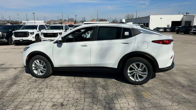 Buick Envista Vehicle Full-screen Gallery Image 05