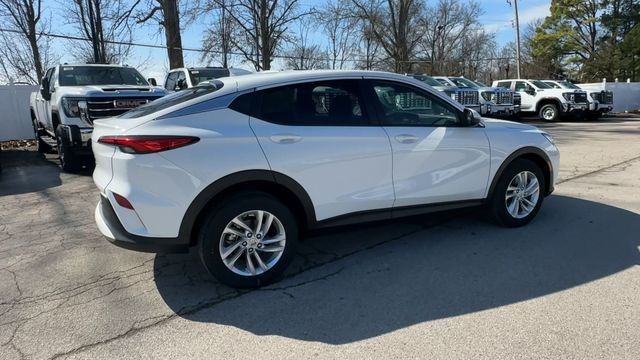 Buick Envista Vehicle Full-screen Gallery Image 08