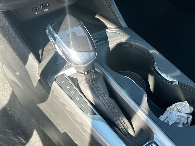 Buick Envista Vehicle Full-screen Gallery Image 19