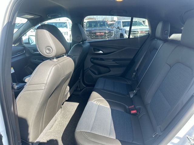 Buick Envista Vehicle Full-screen Gallery Image 21