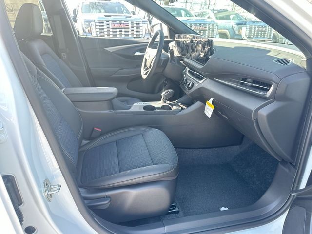 Buick Envista Vehicle Full-screen Gallery Image 23