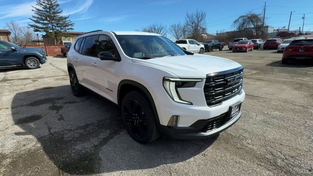 GMC Acadia Vehicle Full-screen Gallery Image 02