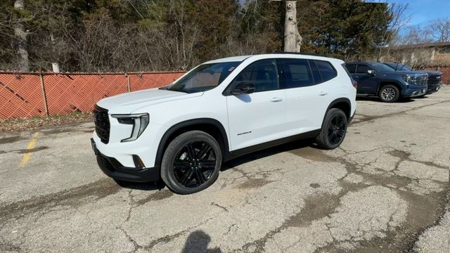 GMC Acadia Vehicle Full-screen Gallery Image 04