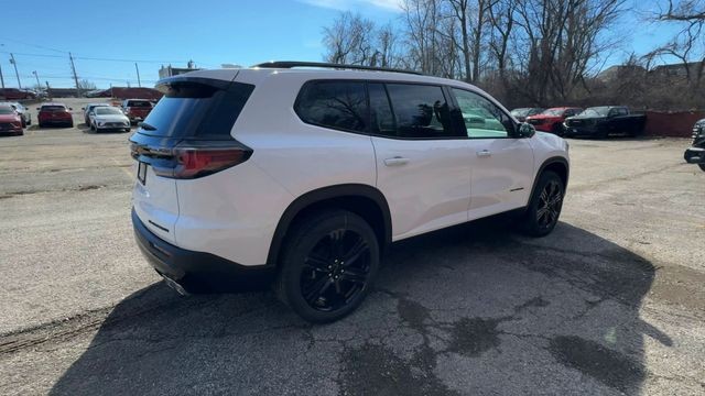 GMC Acadia Vehicle Full-screen Gallery Image 08