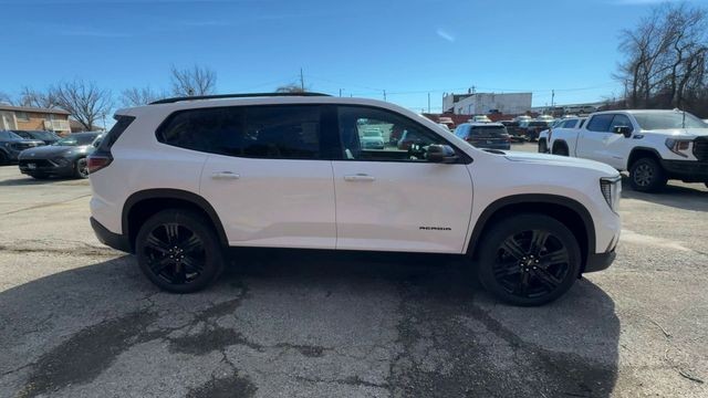 GMC Acadia Vehicle Full-screen Gallery Image 09