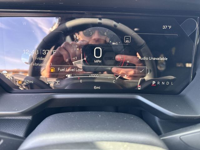 GMC Acadia Vehicle Full-screen Gallery Image 15