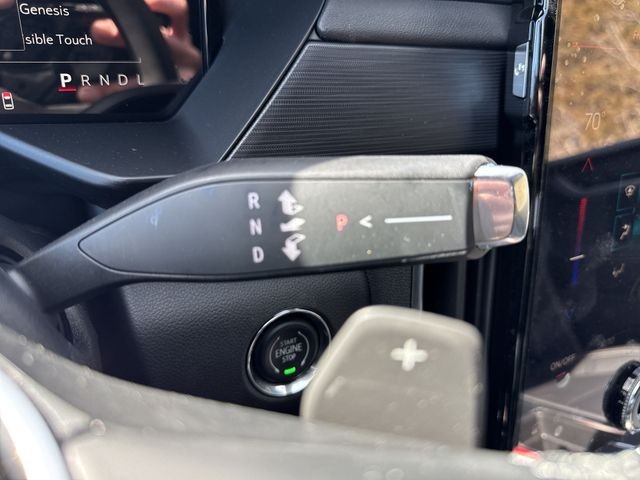 GMC Acadia Vehicle Full-screen Gallery Image 20