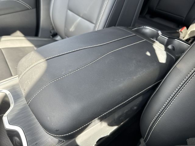 GMC Acadia Vehicle Full-screen Gallery Image 21