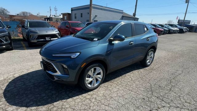 Buick Encore GX Vehicle Full-screen Gallery Image 04