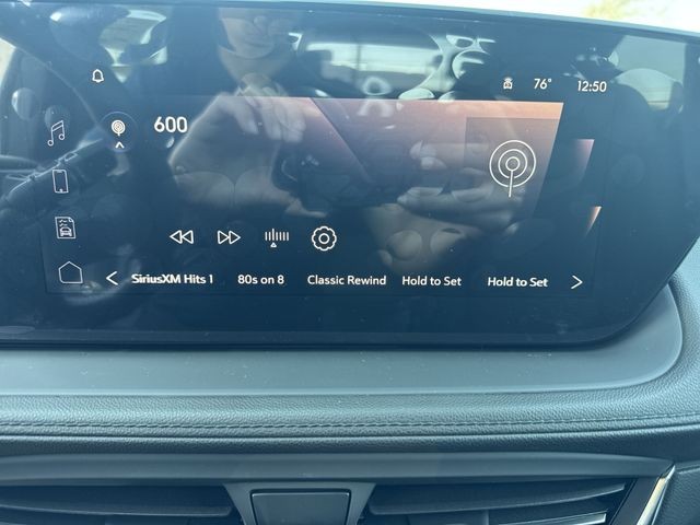 Buick Encore GX Vehicle Full-screen Gallery Image 16
