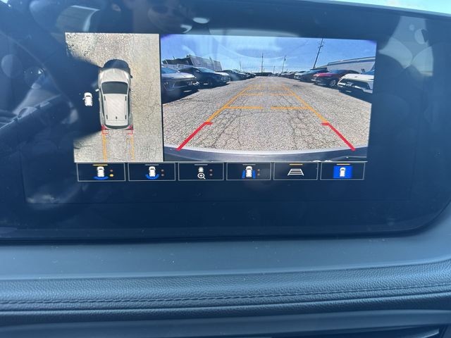 Buick Encore GX Vehicle Full-screen Gallery Image 17