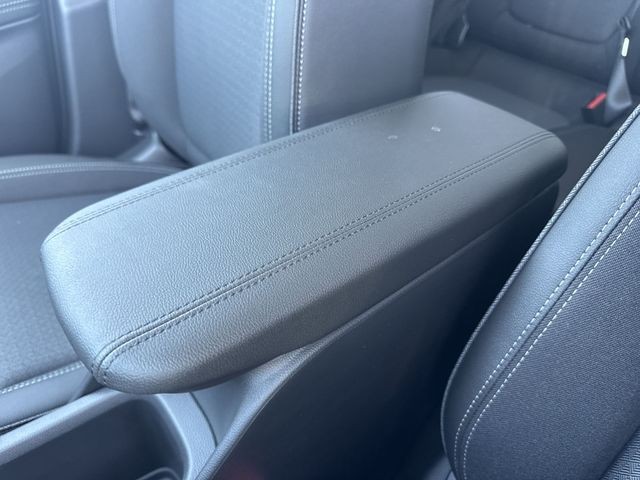 Buick Encore GX Vehicle Full-screen Gallery Image 20