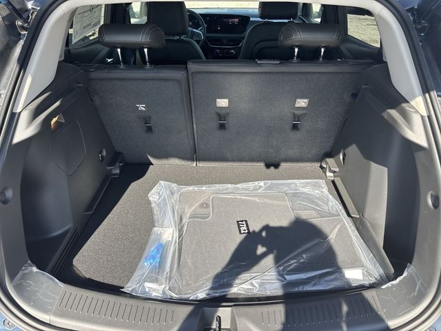 Buick Encore GX Vehicle Full-screen Gallery Image 22