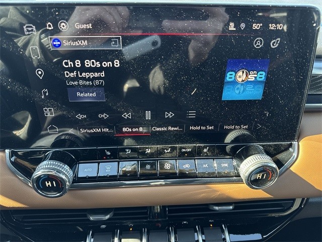 GMC Canyon Vehicle Full-screen Gallery Image 16