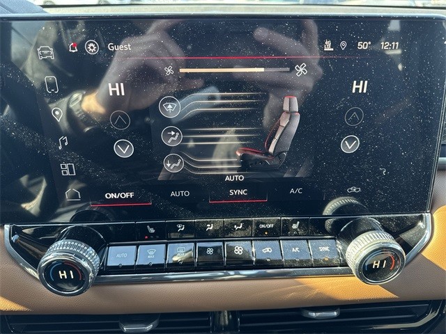 GMC Canyon Vehicle Full-screen Gallery Image 19