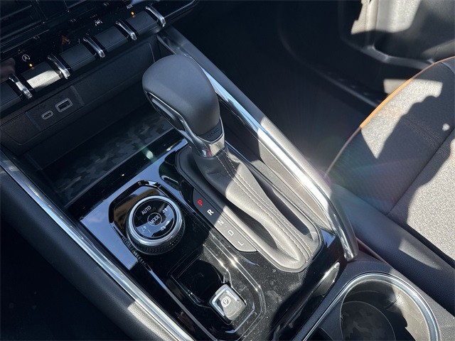 GMC Canyon Vehicle Full-screen Gallery Image 20