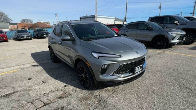 Buick Encore GX Vehicle Full-screen Gallery Image 02